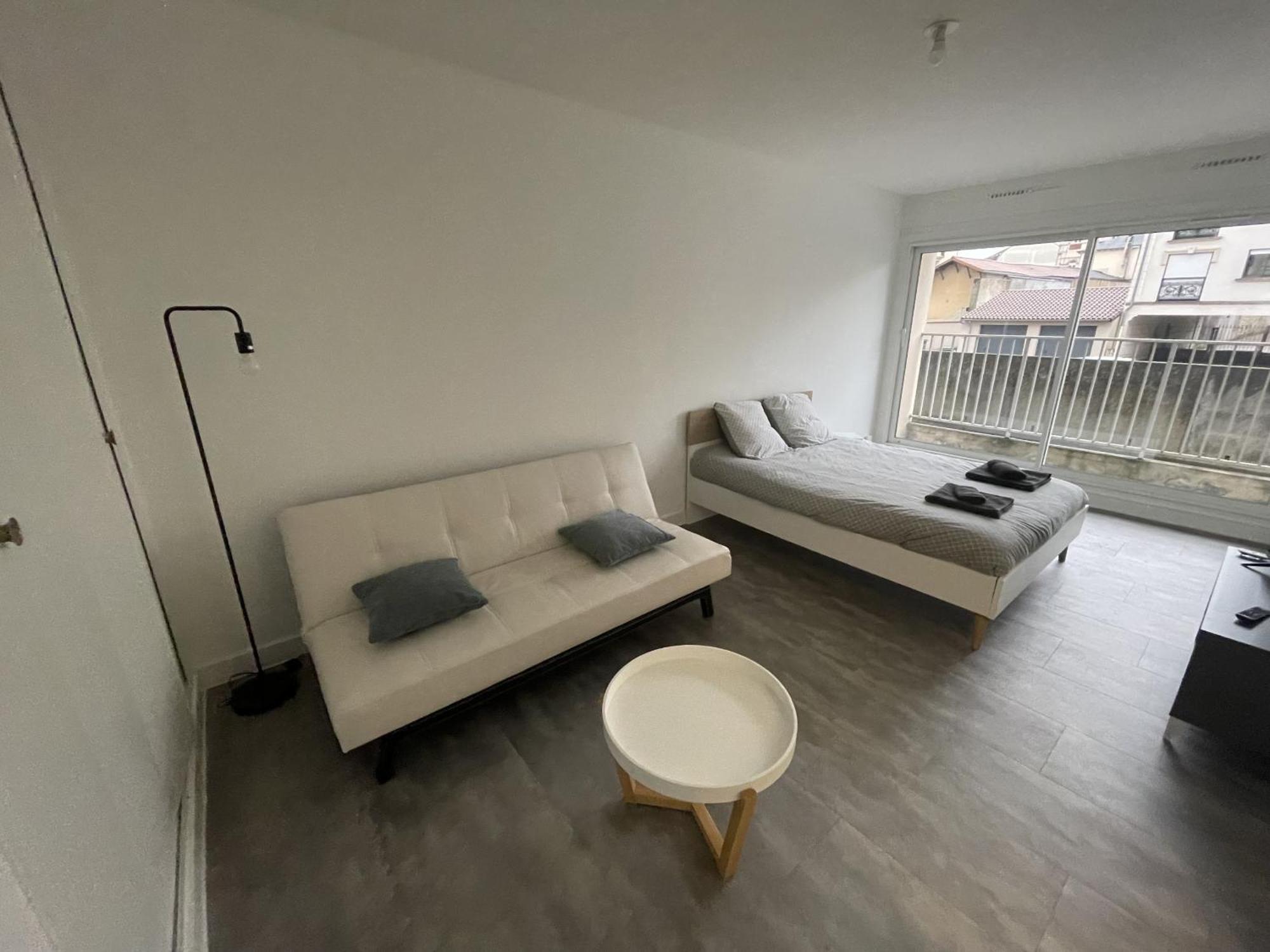 Logement Neuf A Proximite Du Centre Ville Avec Parking ليموج المظهر الخارجي الصورة